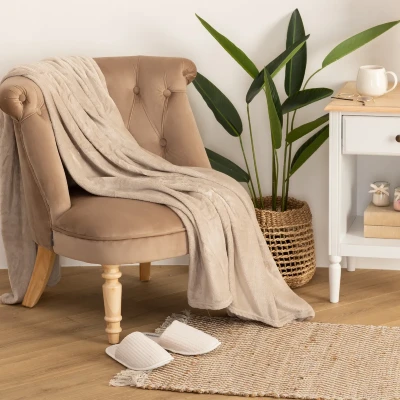 plaid doux flanelle beige Idées cadeaux déco pour tous les budgets