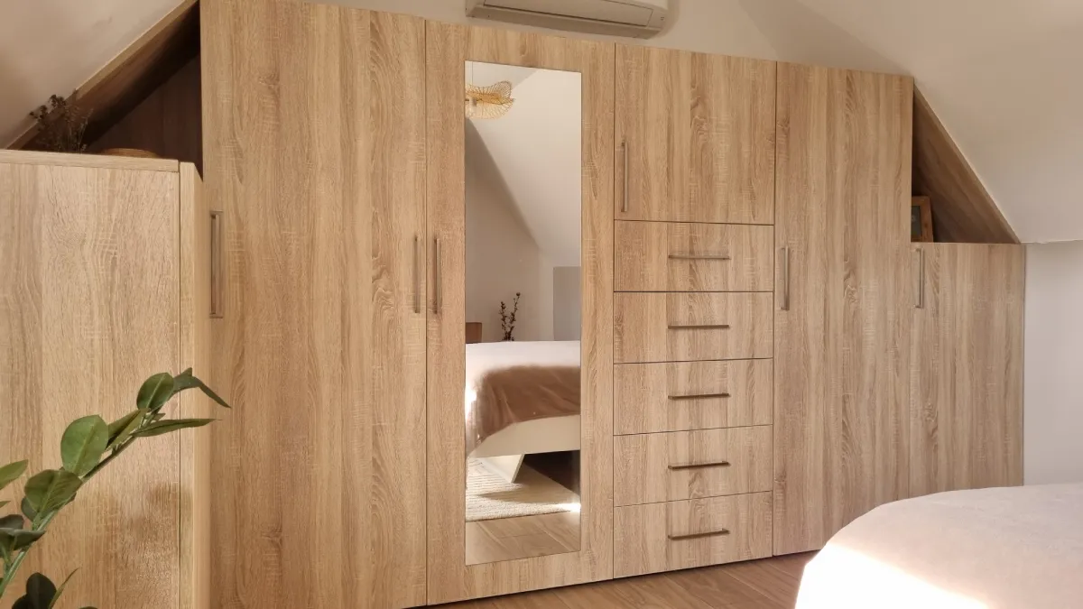 dressing sur mesure avec miroir apres realisation Projet client - Un dressing sur-mesure sous pente