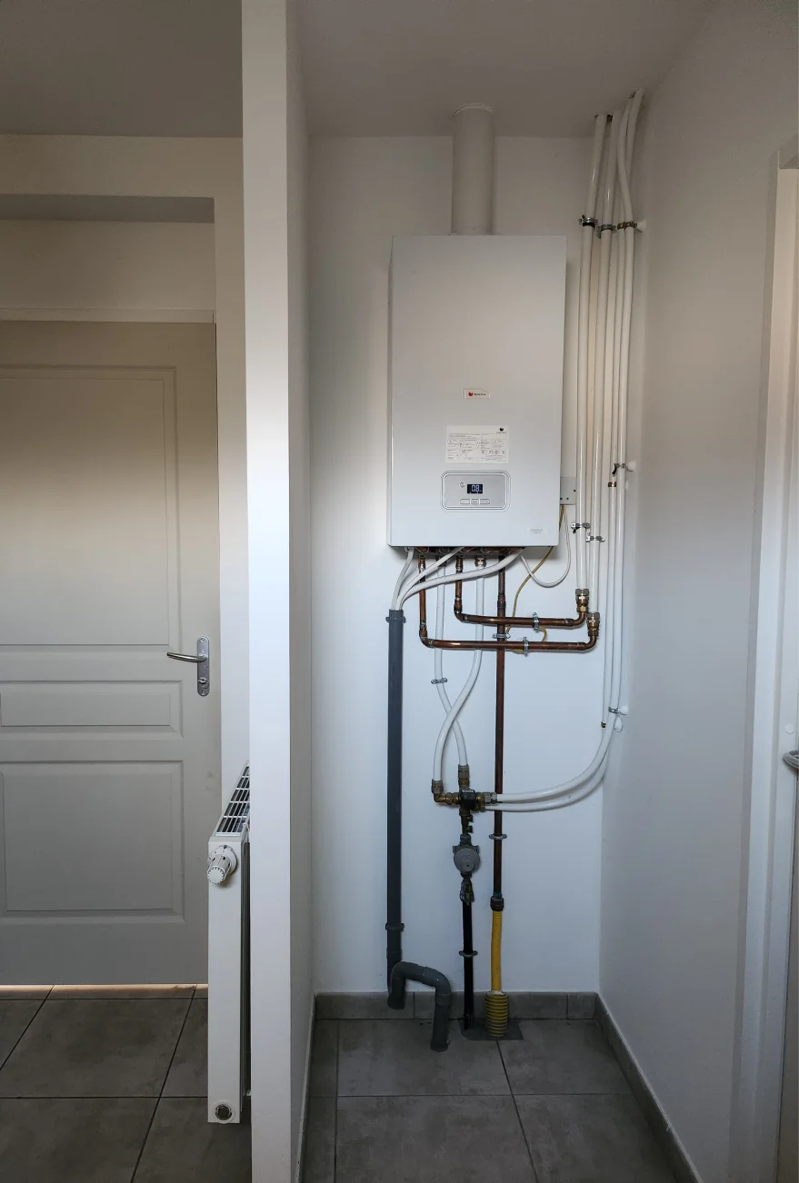 projet client avant travaux entree chaudiere Projet client - Une entrée accueillante et chaleureuse